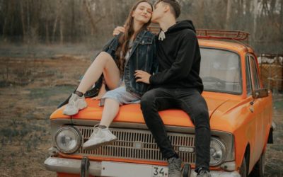 Livre couple personnalisé : votre histoire d’amour racontée à travers une biographie